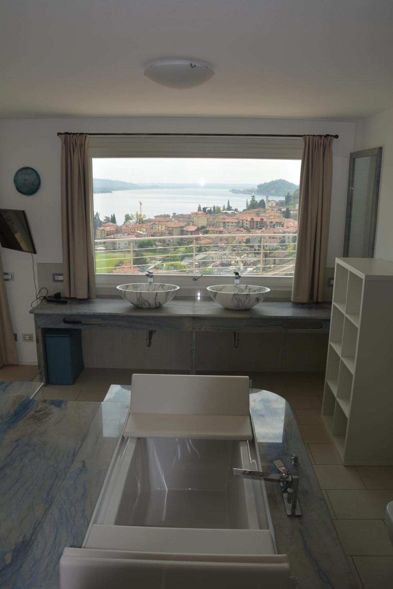 Il Girasole Apartment Meina Room photo